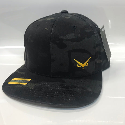 Iconic SnapBack - MultiCam Black - Hawkeye Gold